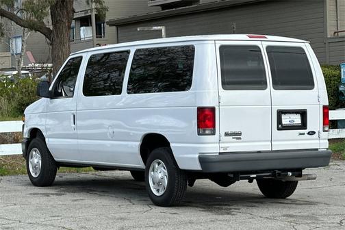 2013 Ford E350 Super Duty XL