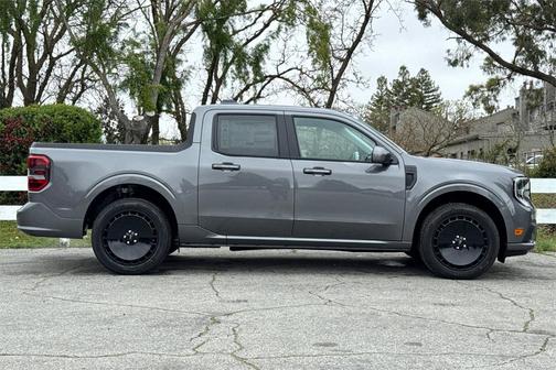 2026 Ford Maverick Lobo Standard