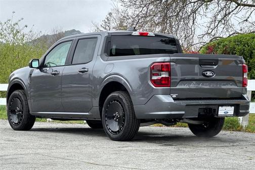 2026 Ford Maverick Lobo Standard