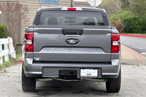 Carbonized Gray Metallic 2026 Ford Maverick Lobo Standard