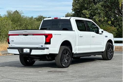 2025 Ford F-150 Lightning LARIAT