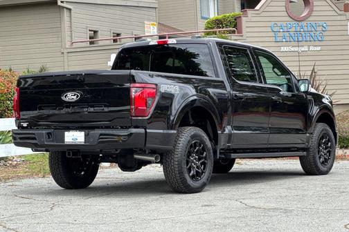 Agate Black Metallic 2026 Ford F-150 XLT