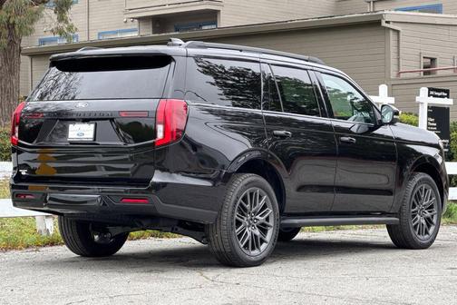 Agate Black Metallic 2026 Ford Expedition Platinum