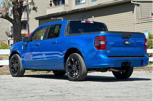 2025 Ford Maverick Lobo Standard