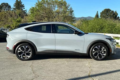 2025 Ford Mustang Mach-E Select