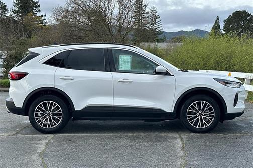 2023 Ford Escape PHEV SE