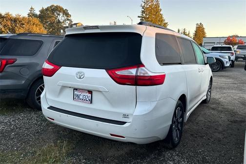 2019 Toyota Sienna XLE Premium