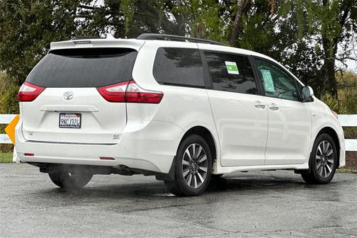 2019 Toyota Sienna XLE Premium