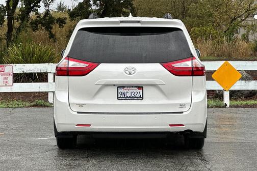 2019 Toyota Sienna XLE Premium