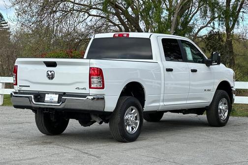 2024 RAM 2500 Big Horn Crew Cab 4x4 6'4' Box
