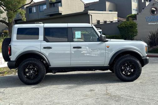Avalanche Gray 2026 Ford Bronco Badlands