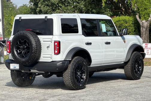 Avalanche Gray 2026 Ford Bronco Badlands
