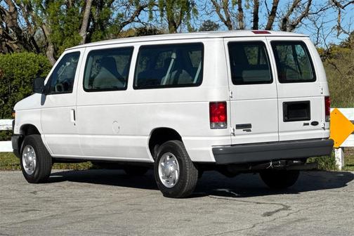 2013 Ford E350 Super Duty XL