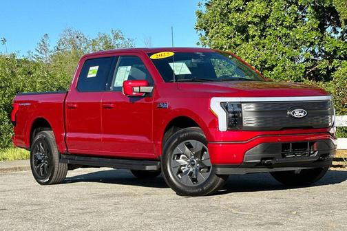 2025 Ford F-150 Lightning LARIAT