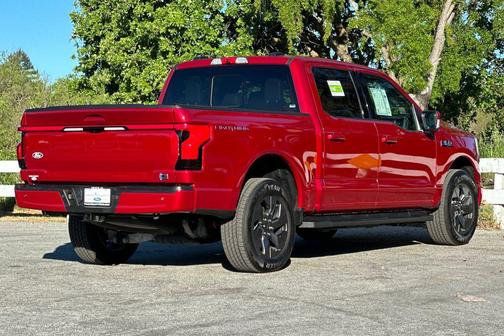 2025 Ford F-150 Lightning LARIAT