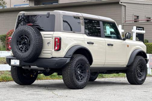 2026 Ford Bronco Badlands