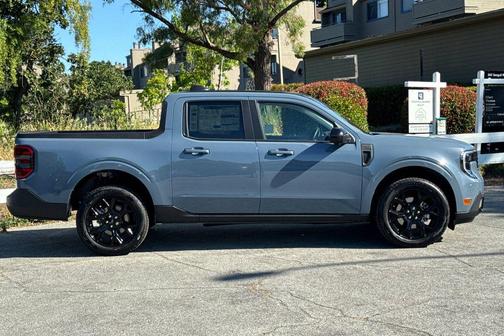 Azure Gray Metallic Tri-Coat 2026 Ford Maverick Lariat