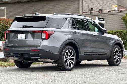 Carbonized Gray Metallic 2026 Ford Explorer ST-Line