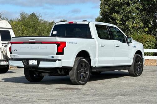 2025 Ford F-150 Lightning LARIAT