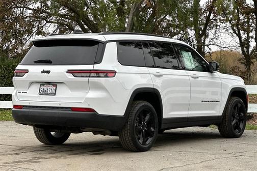 2022 Jeep Grand Cherokee L Altitude