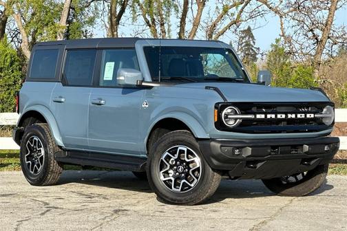2025 Ford Bronco Outer Banks