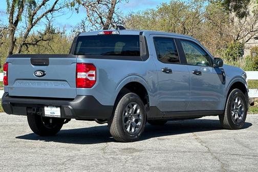 Azure Gray Metallic Tri-Coat 2026 Ford Maverick XLT