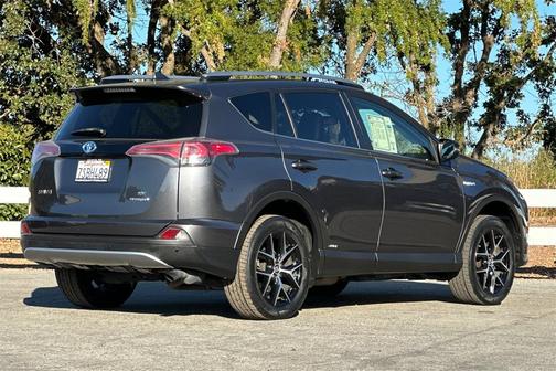 2017 Toyota RAV4 Hybrid SE