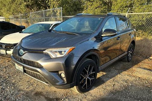 2017 Toyota RAV4 Hybrid SE