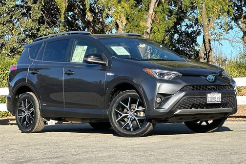 2017 Toyota RAV4 Hybrid SE