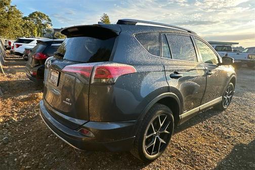 2017 Toyota RAV4 Hybrid SE
