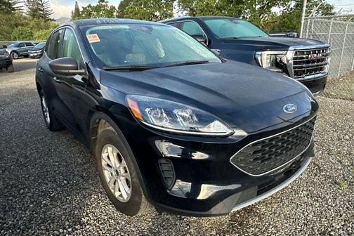 Agate Black Metallic 2022 Ford Escape SE