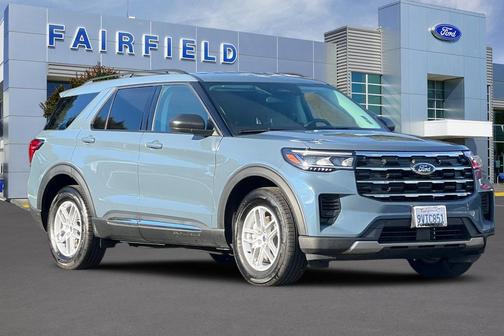 2025 Ford Explorer Active