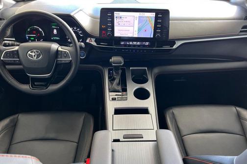 2021 Toyota Sienna XSE 7 Passenger