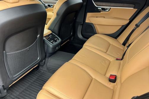 2023 Volvo V90 Cross Country B6 Ultimate
