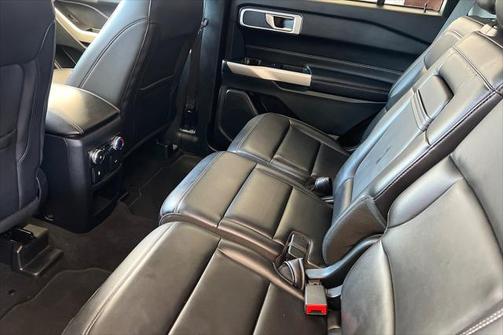 Agate Black Metallic 2021 Ford Explorer XLT