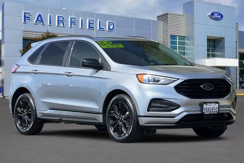 Iconic Silver Metallic 2022 Ford Edge SE
