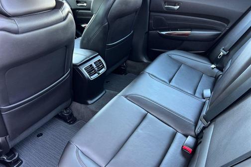 2017 Acura TLX V6 w/Advance Package