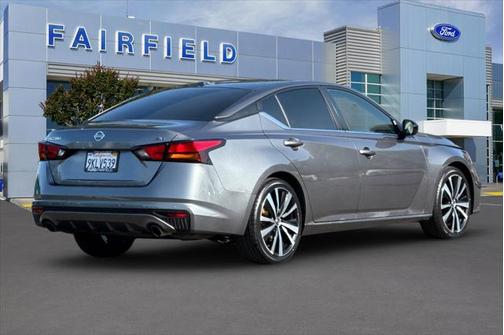 2022 Nissan Altima SR FWD