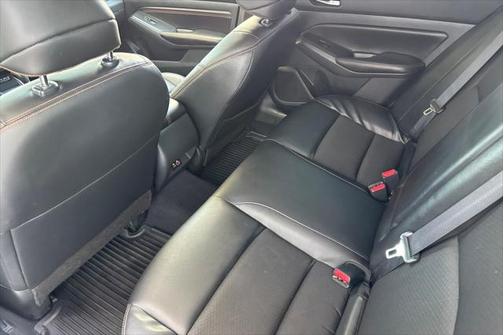2022 Nissan Altima SR FWD