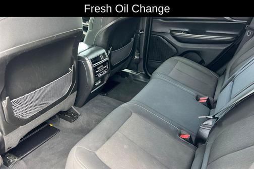 Bright White Clearcoat 2024 Jeep Grand Cherokee Laredo
