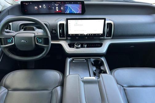 Space Silver Metallic 2025 Ford Expedition Active