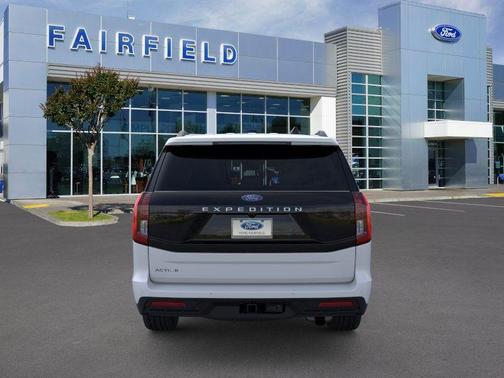 Space Silver Metallic 2026 Ford Expedition Active