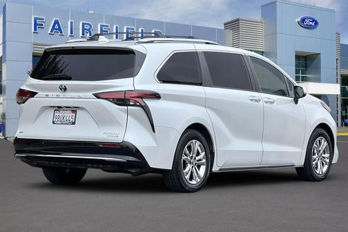 2022 Toyota Sienna Platinum