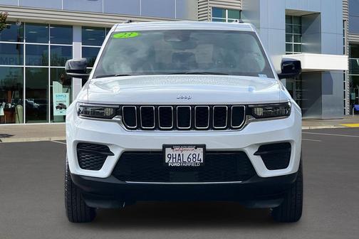 2023 Jeep Grand Cherokee Laredo
