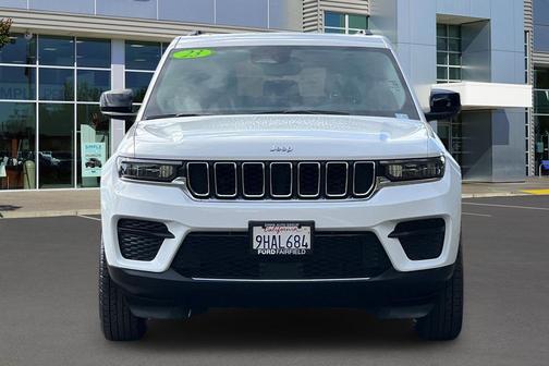 2023 Jeep Grand Cherokee Laredo