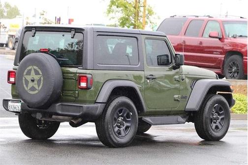 Photo 3 of 22 of 2021 Jeep Wrangler Sport