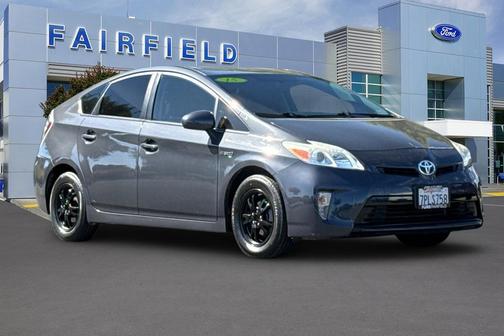 Winter Gray Metallic 2015 Toyota Prius Two