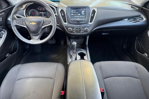 Summit White 2018 Chevrolet Malibu Hybrid Base