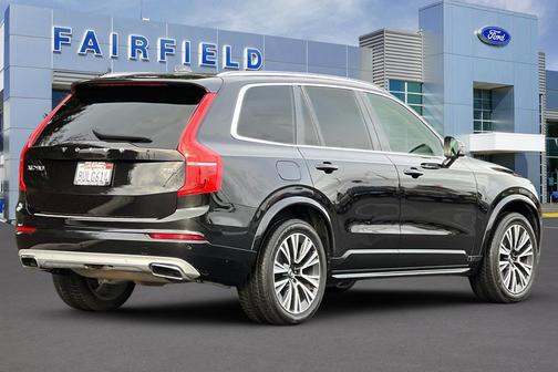 2021 Volvo XC90 T5 Momentum