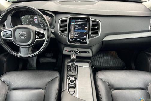 2021 Volvo XC90 T5 Momentum